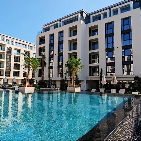 Апартамент Azur Premium I Pool View Next To The Варна